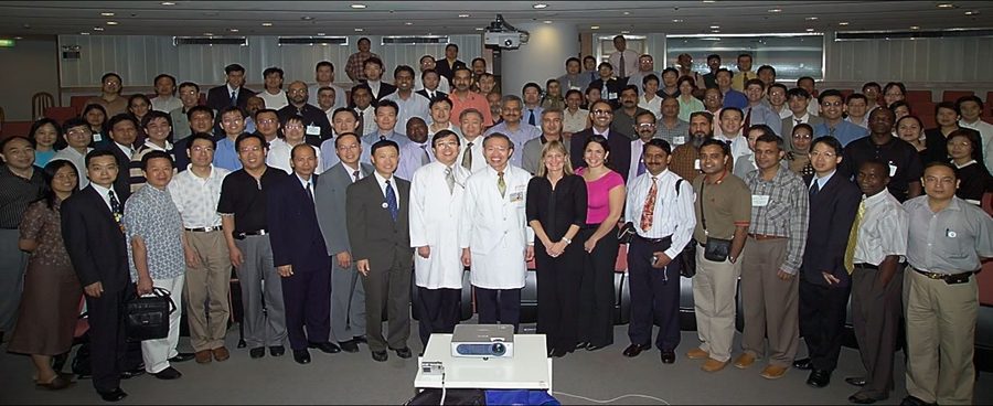 2004 Chang Gung Forum 全體與會者合影